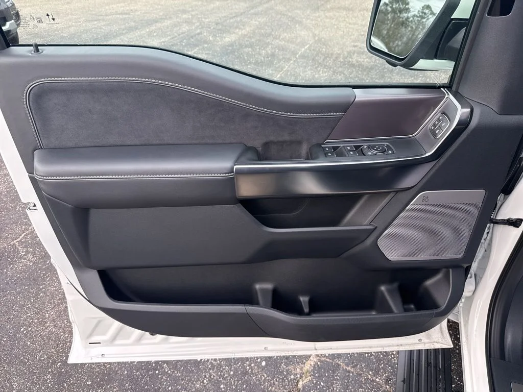New 2026 Star White Metallic Tri-Coat Ford Platinum® image 33