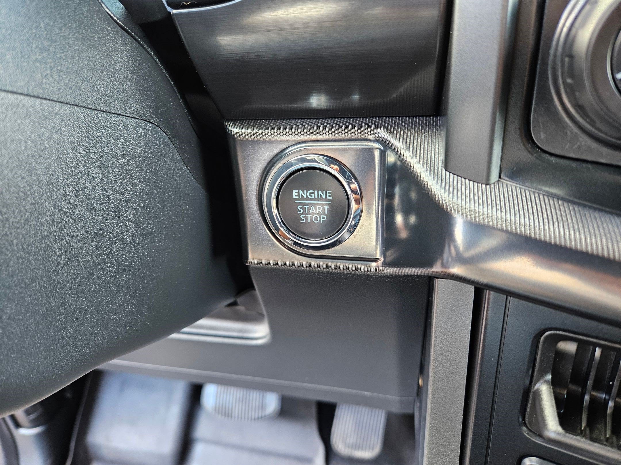 Used 2024 Black Ford LARIAT image 19