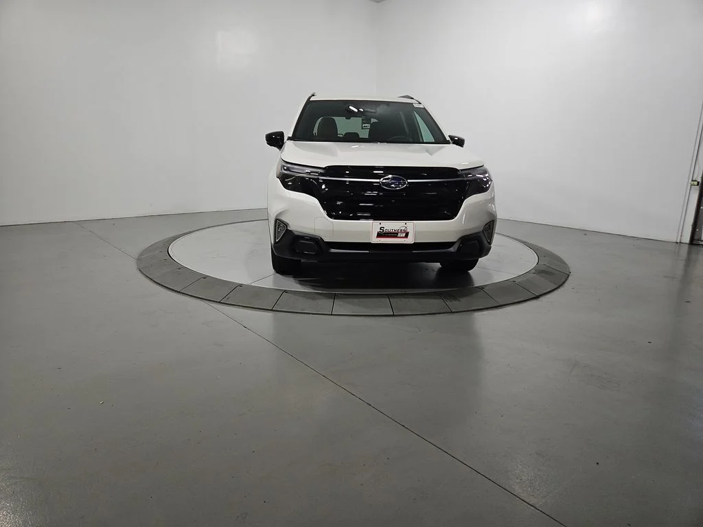 New 2026 CRYSTAL WHITE PEARL Subaru Touring image 8