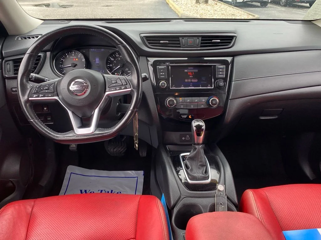 Used 2019 White Nissan S image 9