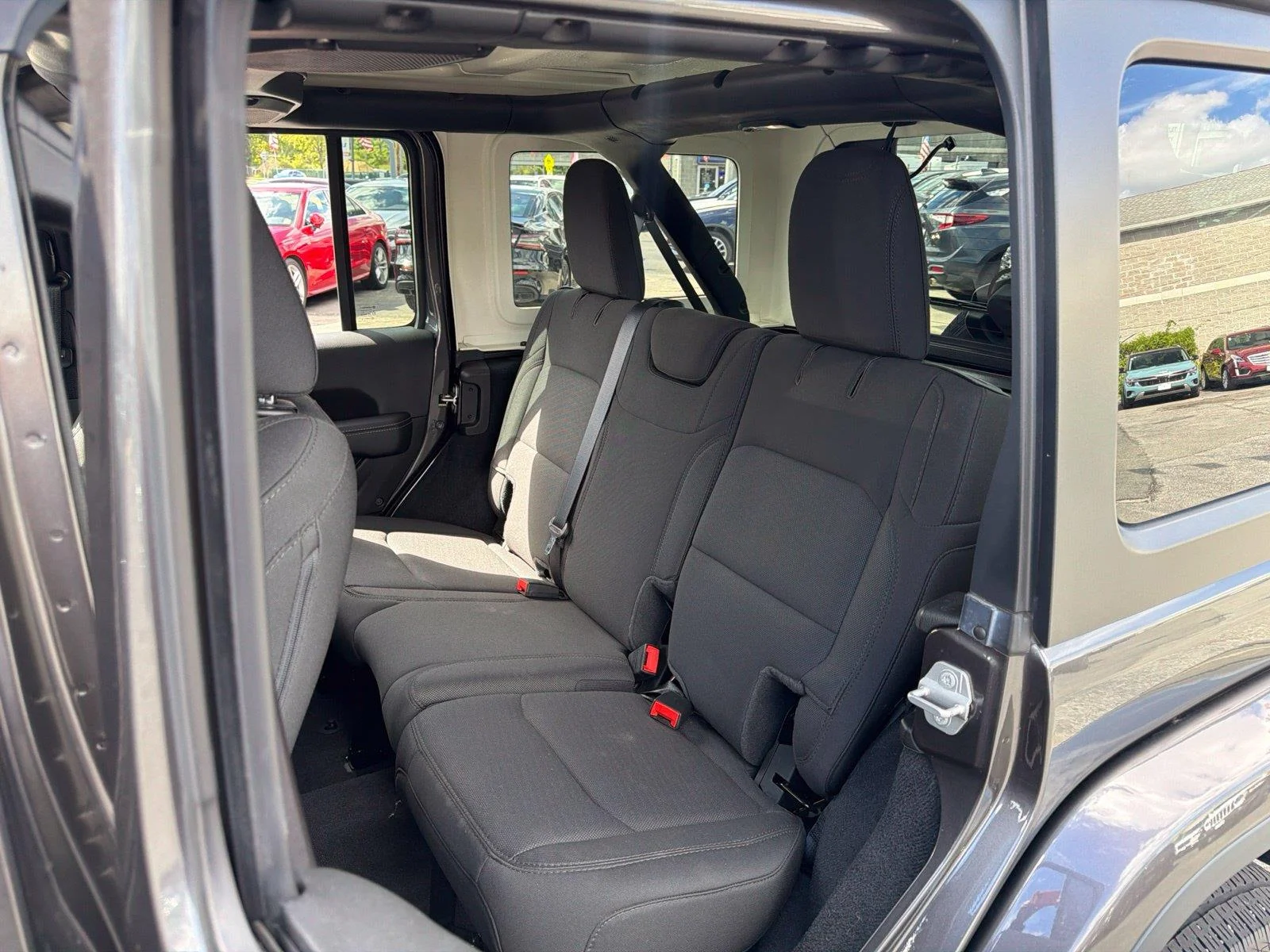 2022 Jeep Wrangler Unlimited Sahara - Photo 21