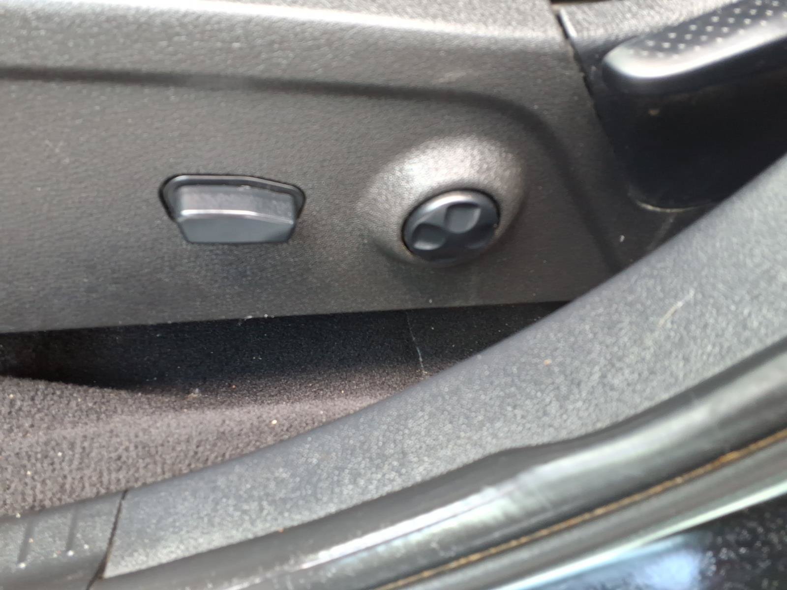 Used 2019 Pitch Black Clearcoat Dodge Crossroad image 19