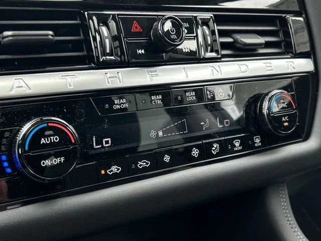 2026 Nissan Pathfinder Platinum - Photo 40