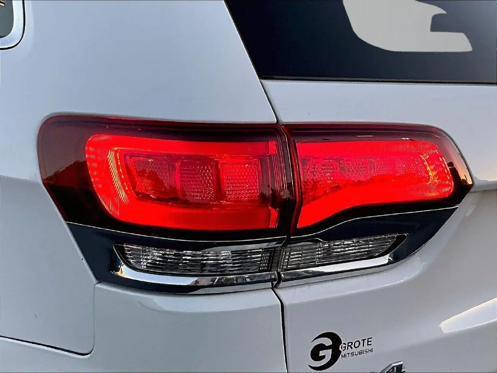 Used 2020 White Jeep Limited image 31