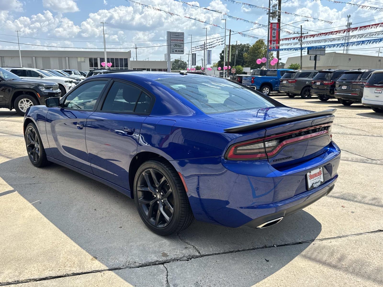 Used 2022 Indigo Blue Dodge SXT image 5