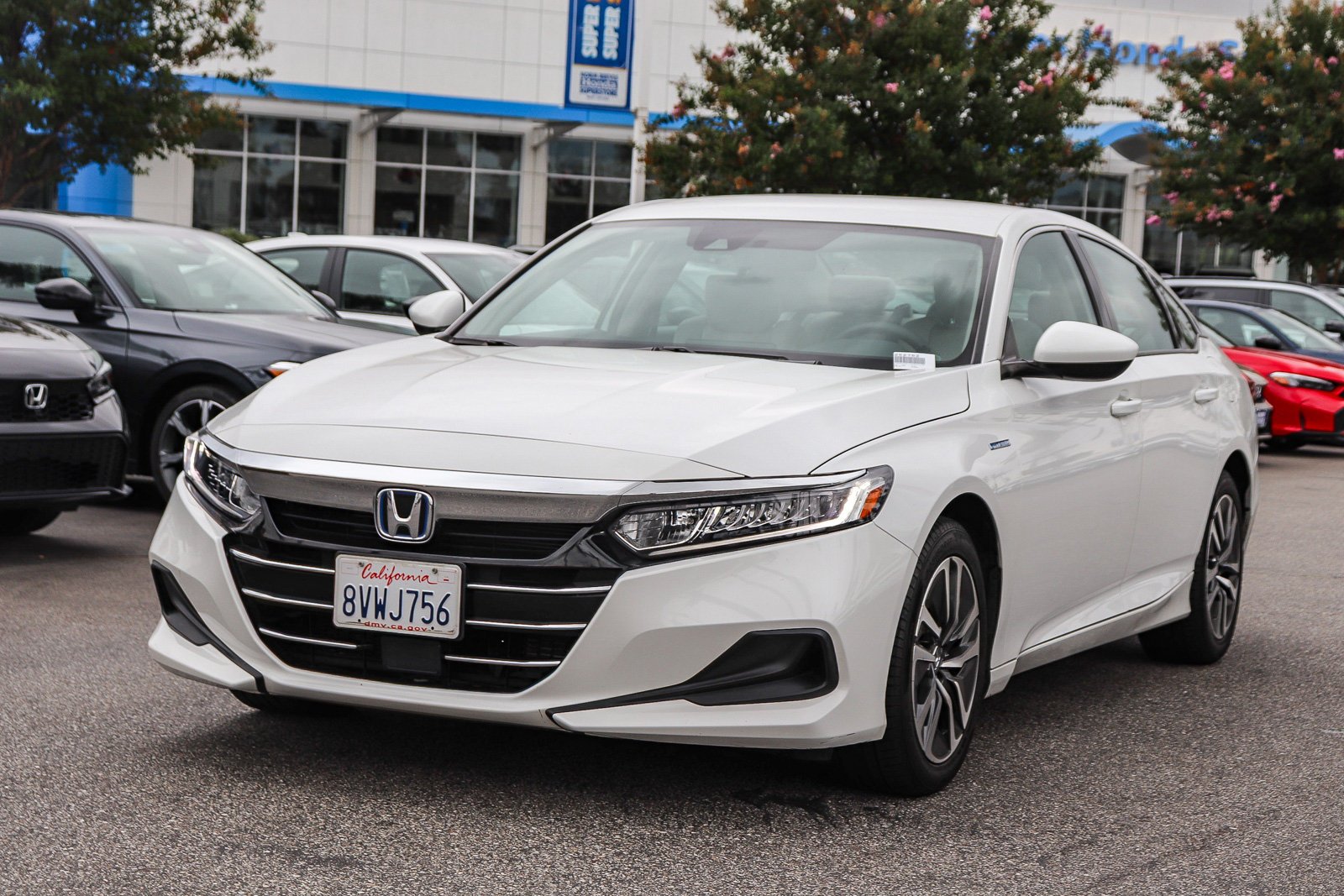 Certified Used 2021 Platinum White Pearl Honda Base image 3