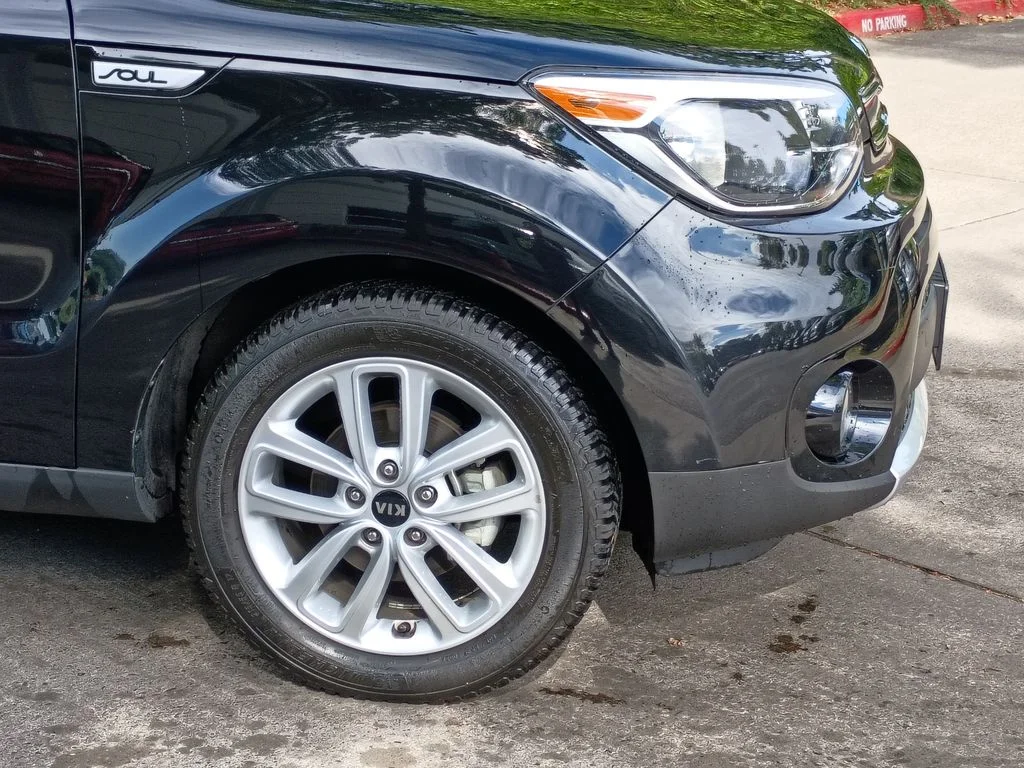 Used 2017 Shadow Black Kia Plus image 2