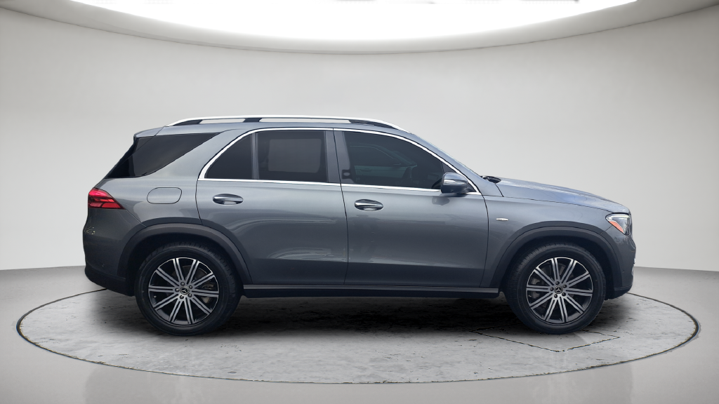 Used 2025  Mercedes-Benz GLE 450e image 4