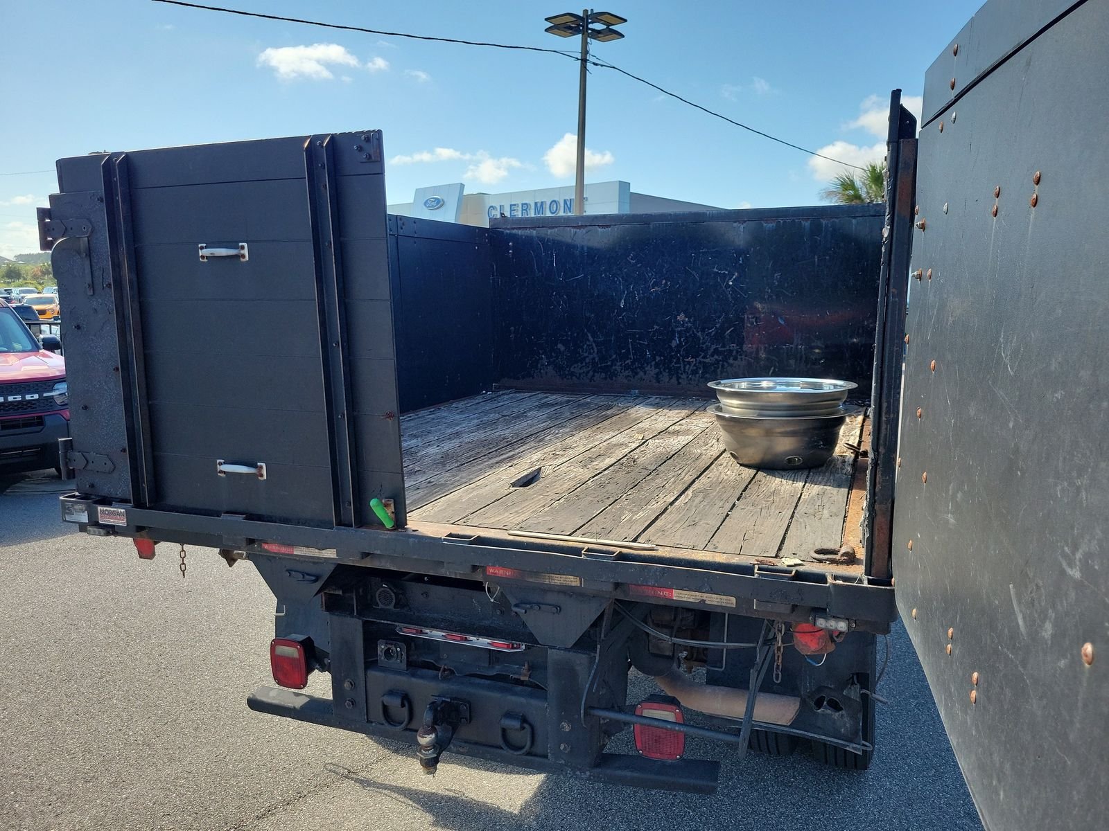 Used 2016 Black Ford XL image 7