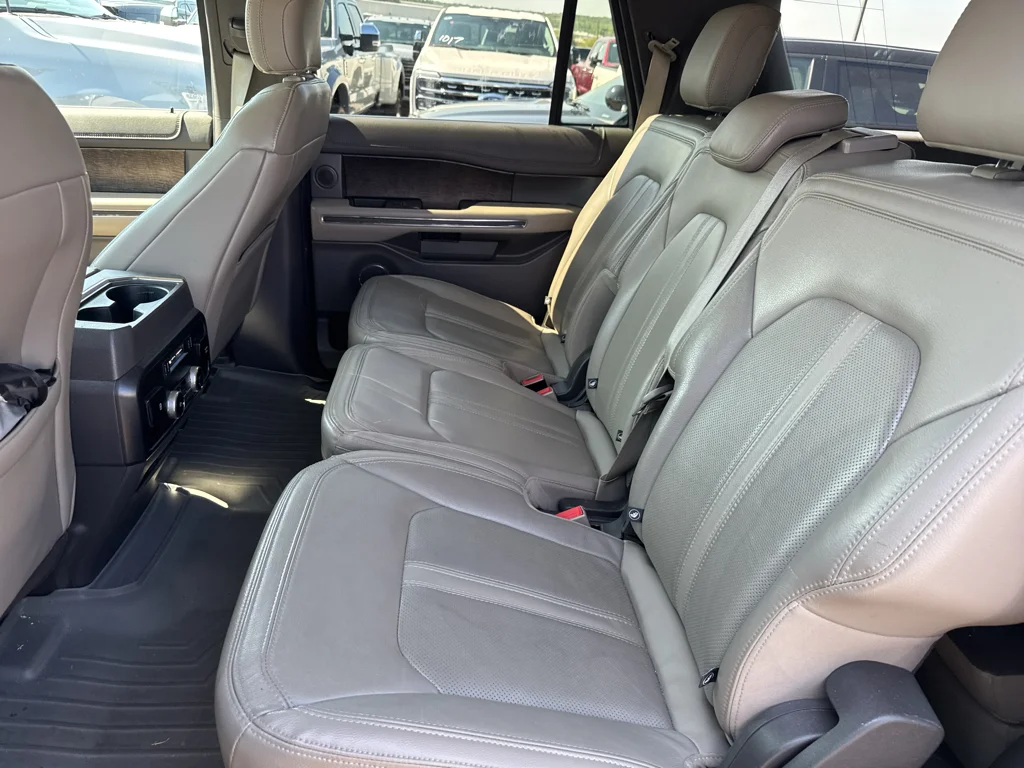 Used 2020 Star White Metallic Tri-Coat Ford Limited image 9
