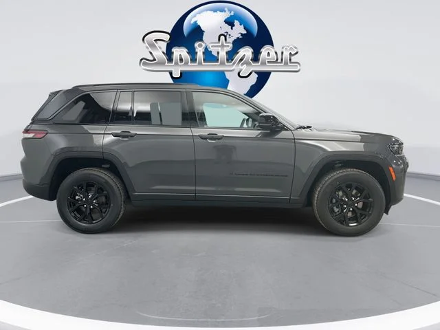 New 2026 Baltic Gray Metallic Clear-Coat Exterior Paint Jeep Laredo Altitude image 10