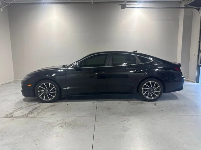 Used 2020 Black Hyundai Limited image 10