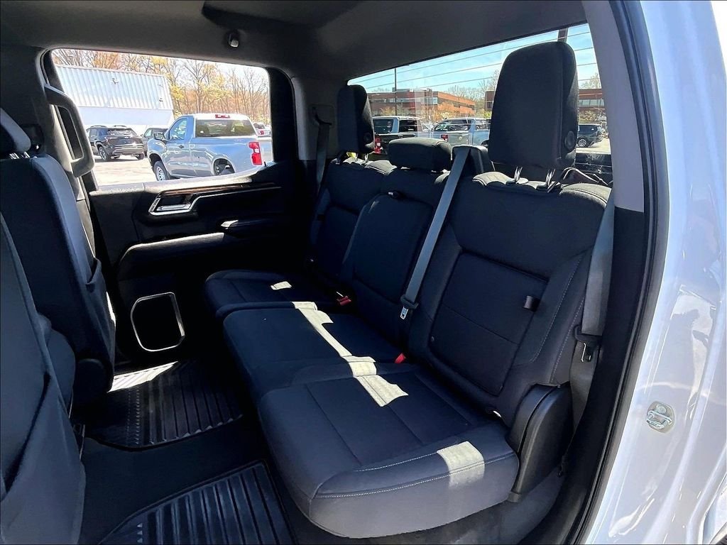 Used 2023 White GMC Elevation image 14