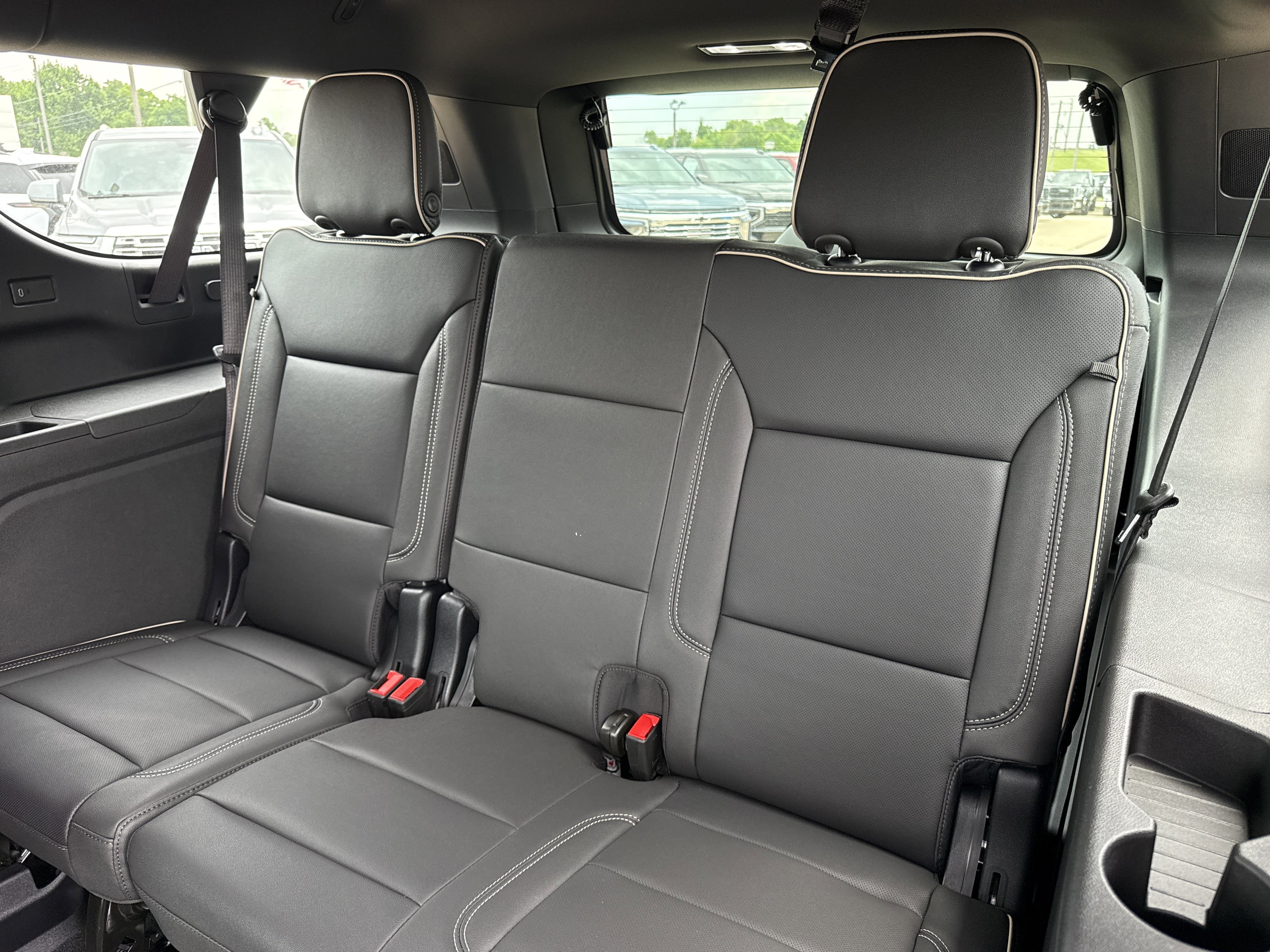 2026 Chevrolet Suburban Premier - Photo 7