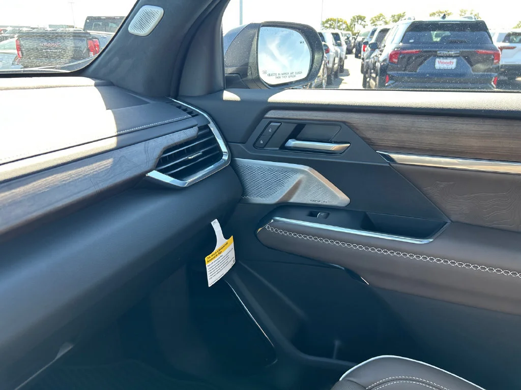 2027 GMC Acadia Denali Ultimate - Photo 27