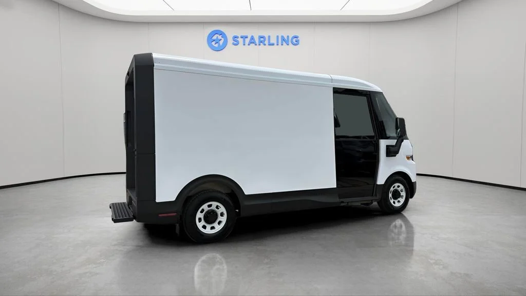 Used 2024 Oyster White BrightDrop EJY image 10
