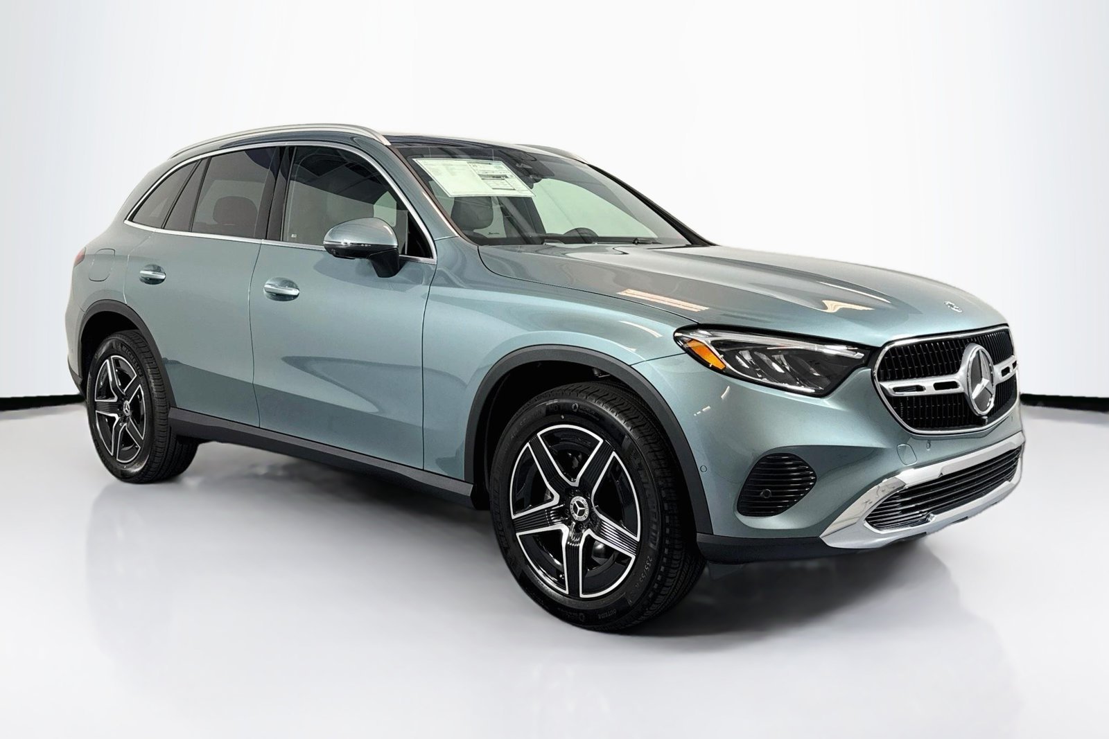 New 2026 Verde Silver Metallic Mercedes-Benz GLC 300 image 3