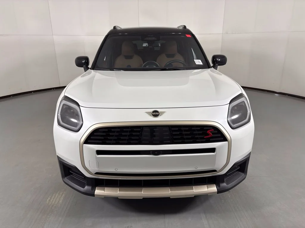 Used 2025 White MINI Iconic image 3