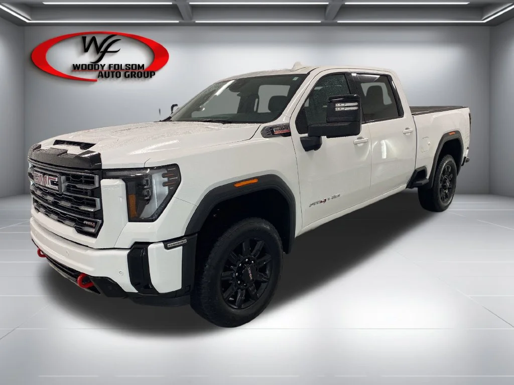 Used 2026 White GMC AT4 image 3