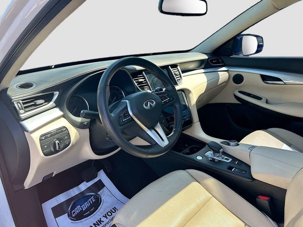 Used 2021 Lunar White INFINITI ESSENTIAL image 10