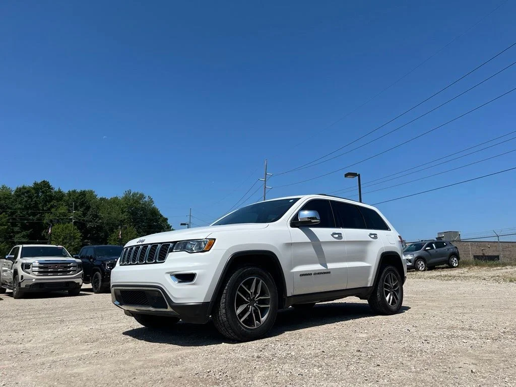 Used 2019 Bright White Clearcoat Jeep Limited image 2