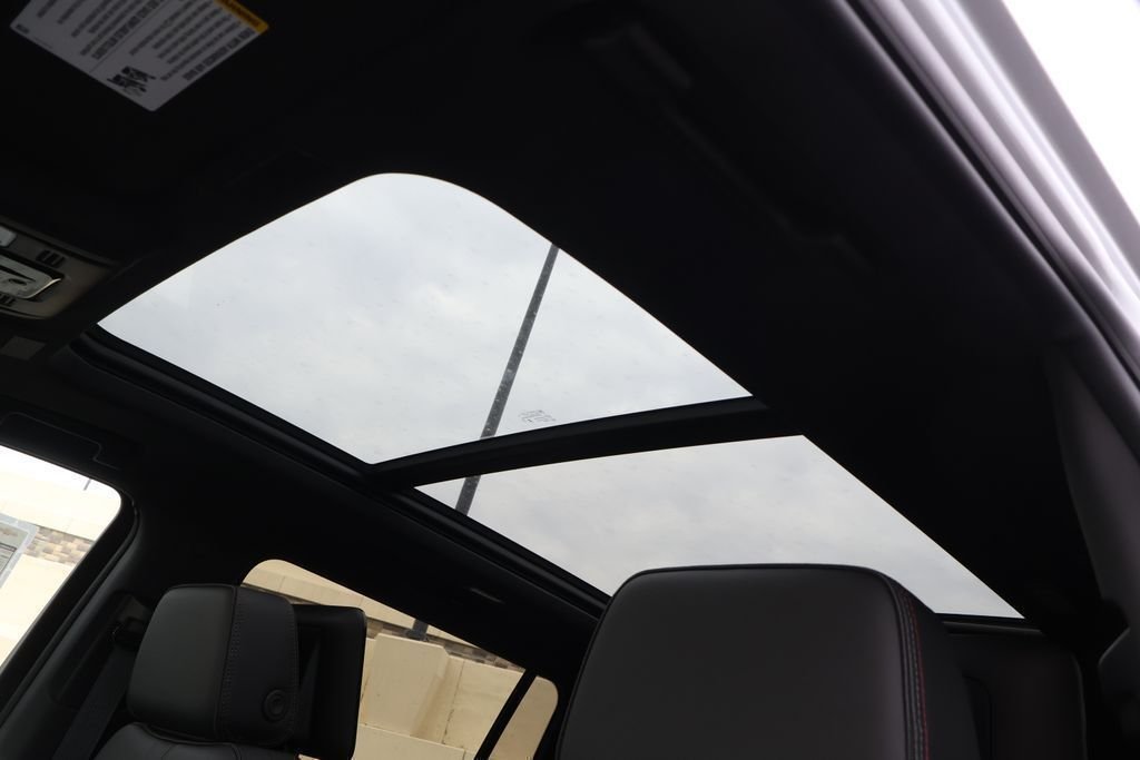 2026 Chevrolet Suburban RST - Photo 18