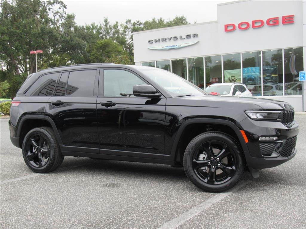 2025 Jeep Grand Cherokee Limited photo 2