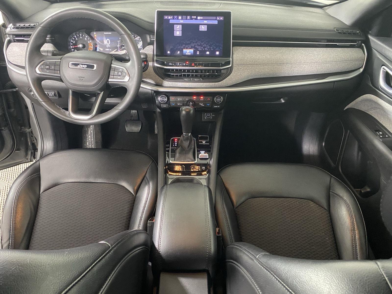 Used 2023 Sting-Gray Clearcoat Jeep Latitude image 24