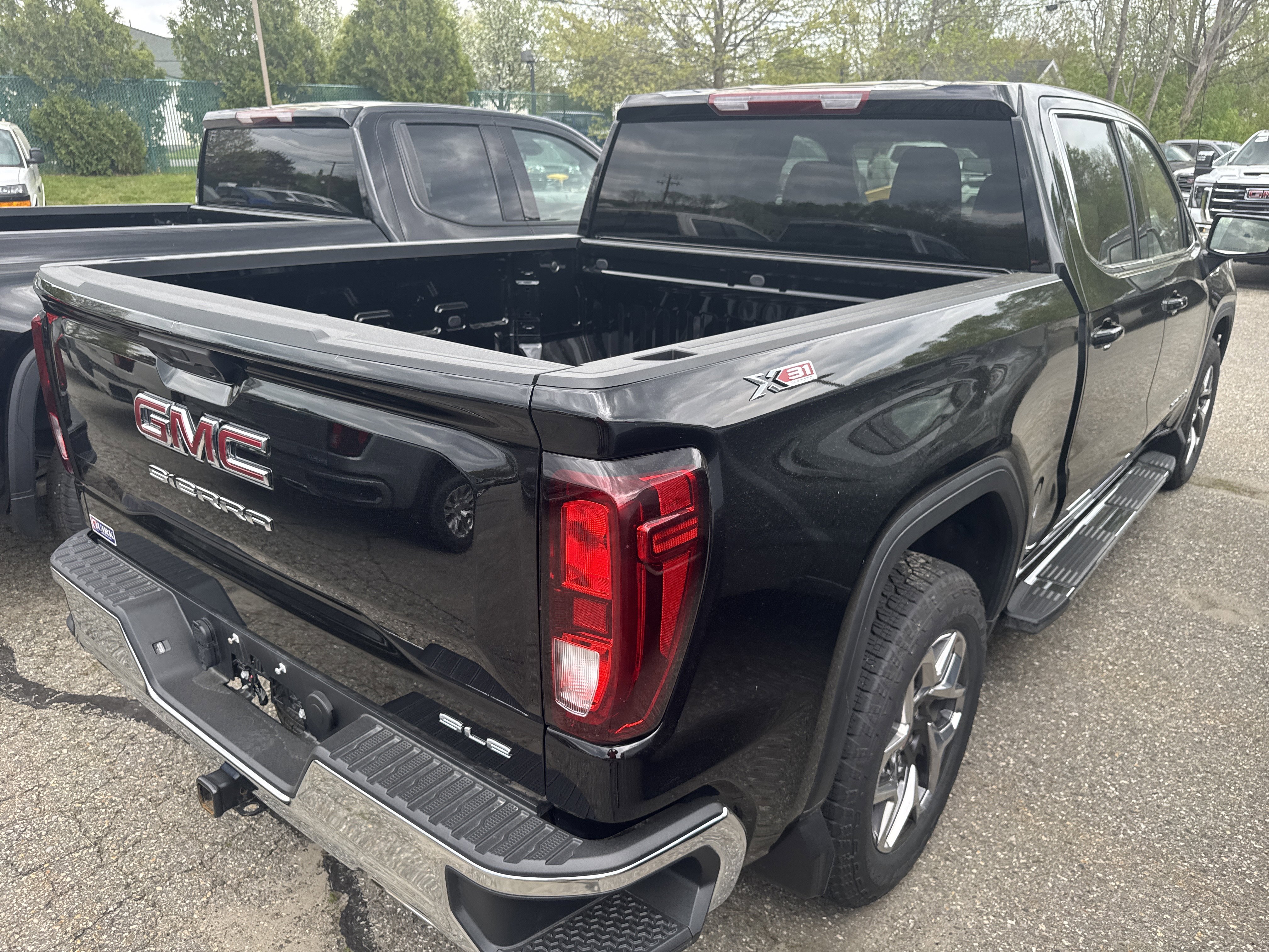 New 2026 Onyx Black GMC SLE image 4