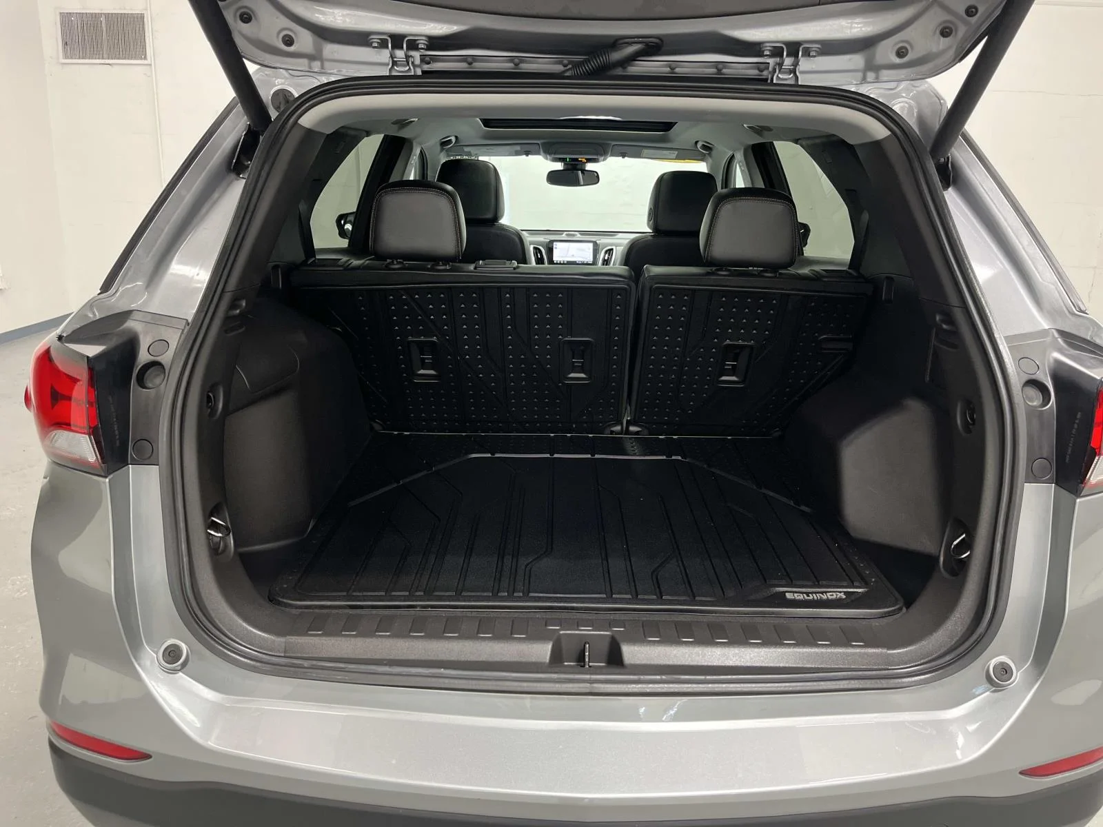 Used 2024 Sterling Gray Metallic Chevrolet Premier image 10