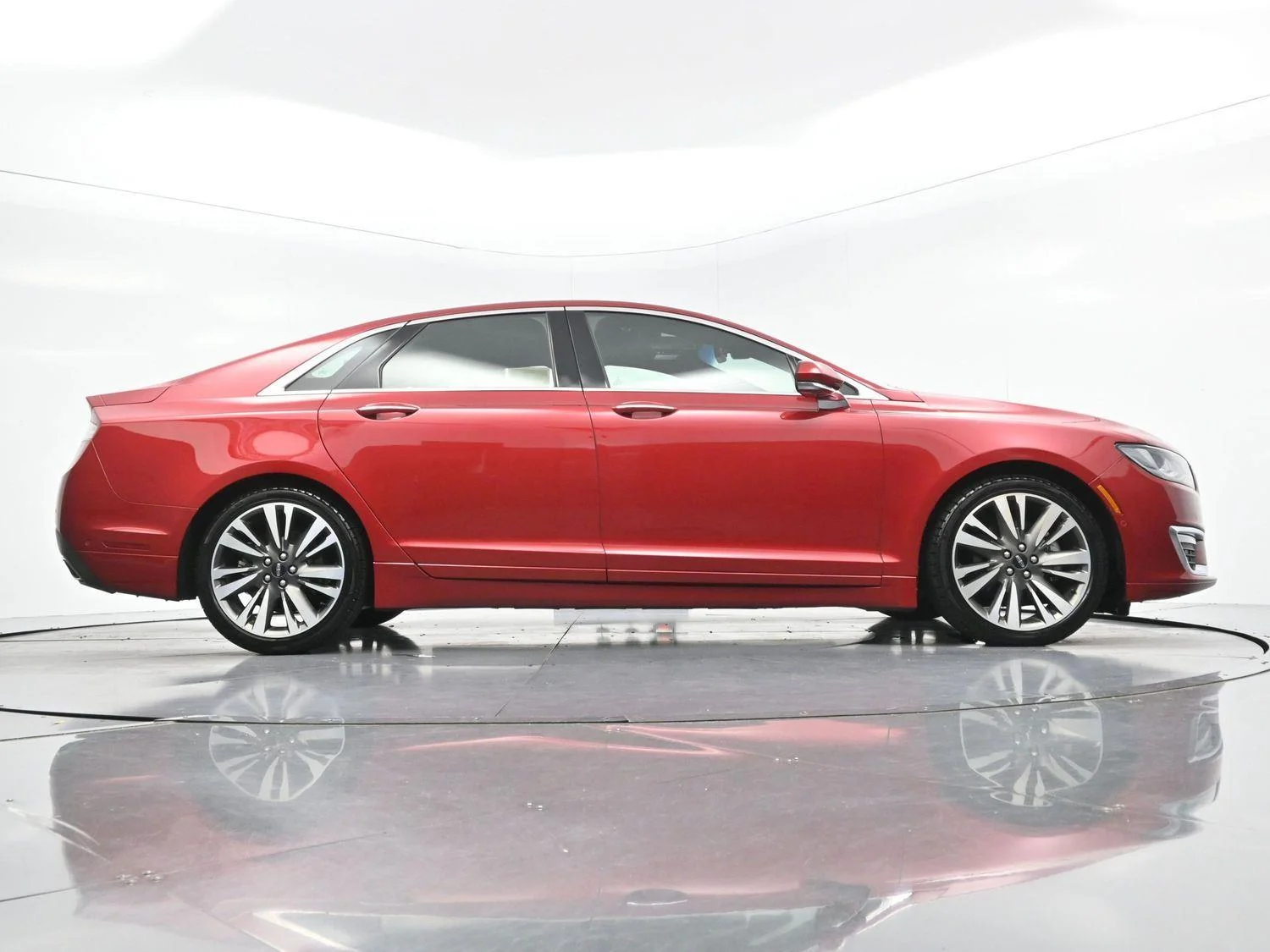 Used 2020 Red Carpet Metallic Tinted Clearcoat Lincoln Reserve image 54