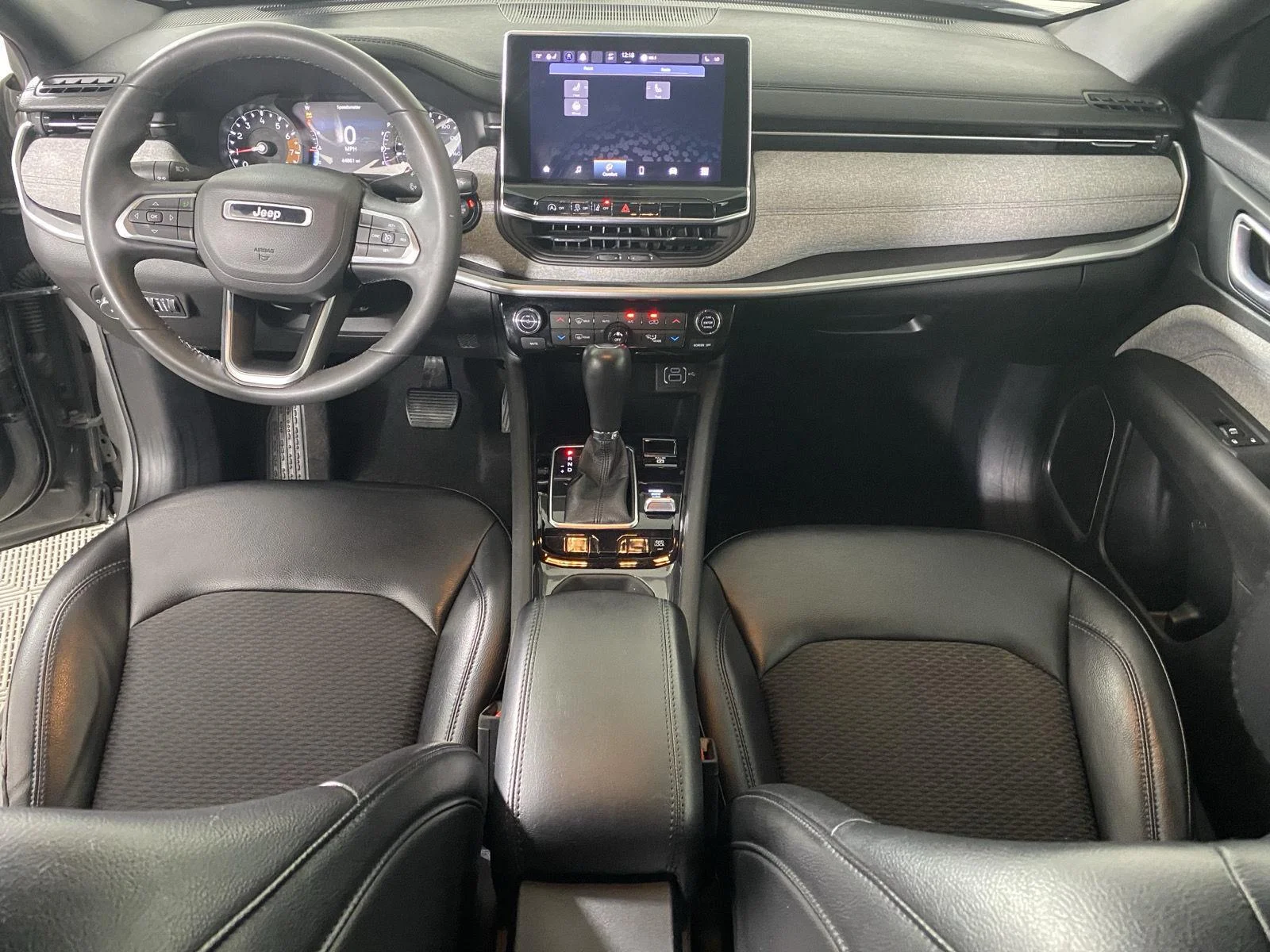 Used 2023 Sting-Gray Clearcoat Jeep Latitude image 24
