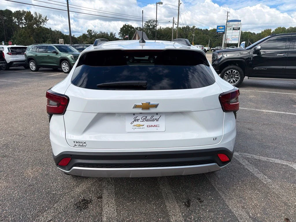 New 2026 Summit White Chevrolet LT image 4