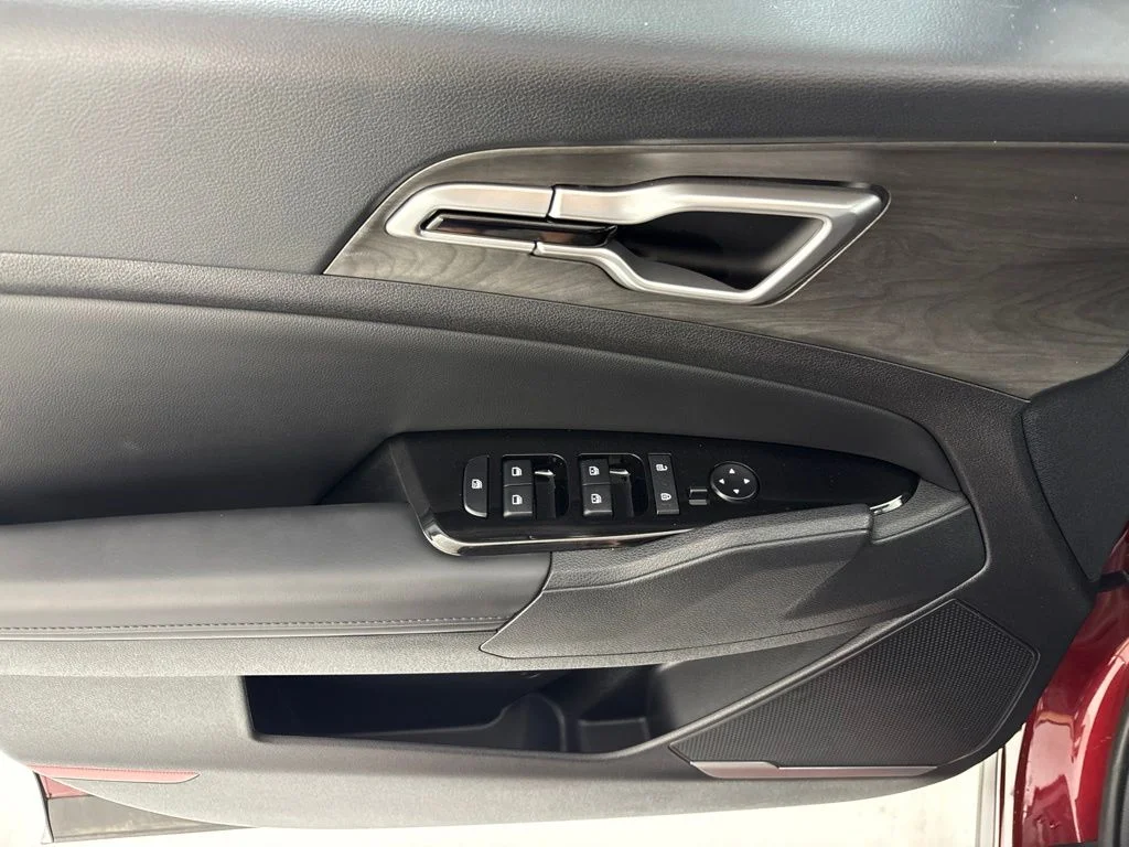 Used 2025 Red Kia X-Line image 25