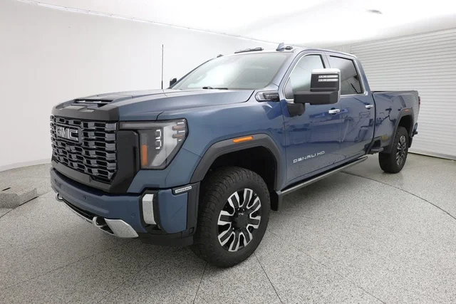 2025 GMC Sierra 3500HD 4WD Crew Cab 172'' Denali Ultimate w/ 5th Wheel Pkg & Hitch Pkg
