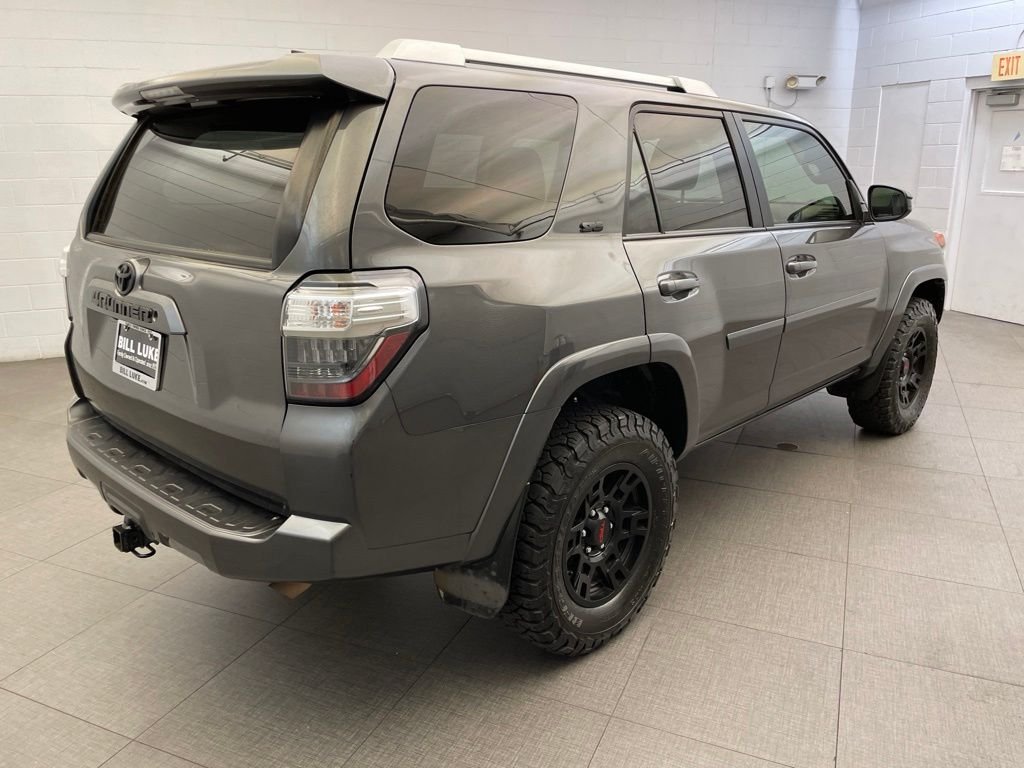 Used 2018 Gray Toyota SR5 image 9