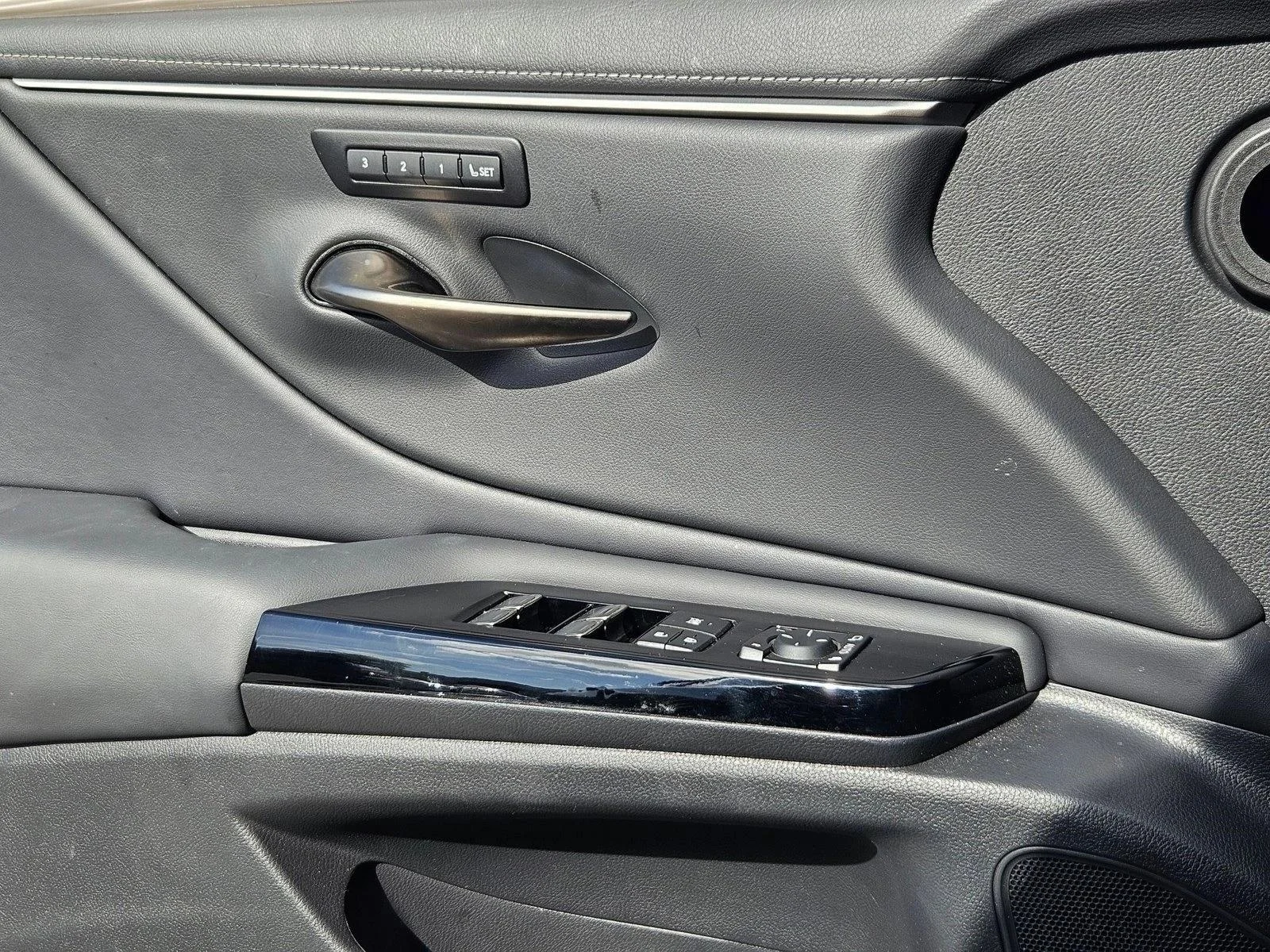 Certified Used 2023 Obsidian Lexus ES 350 F SPORT Handling image 6