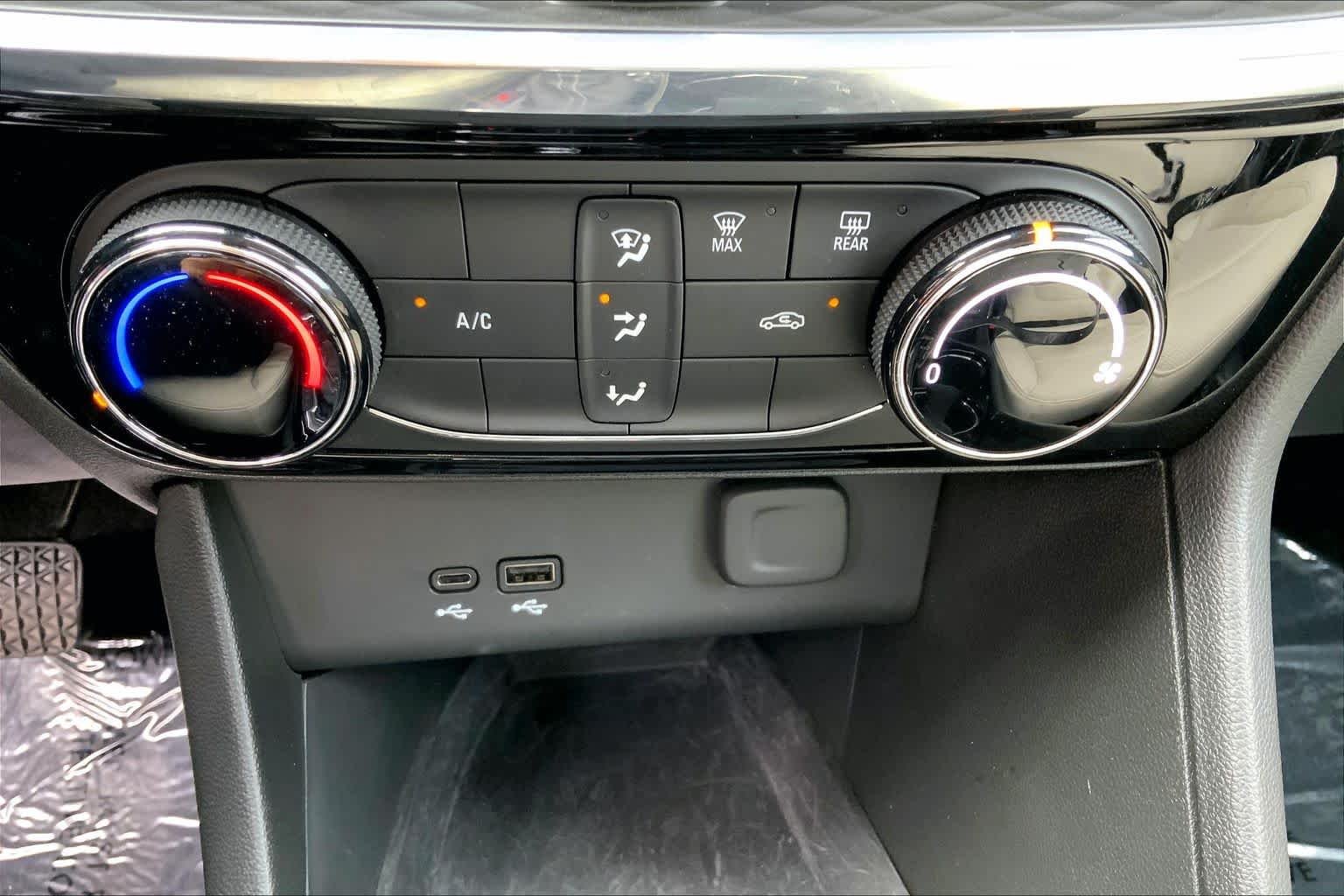 Used 2024 Summit White Buick Sport Touring image 34