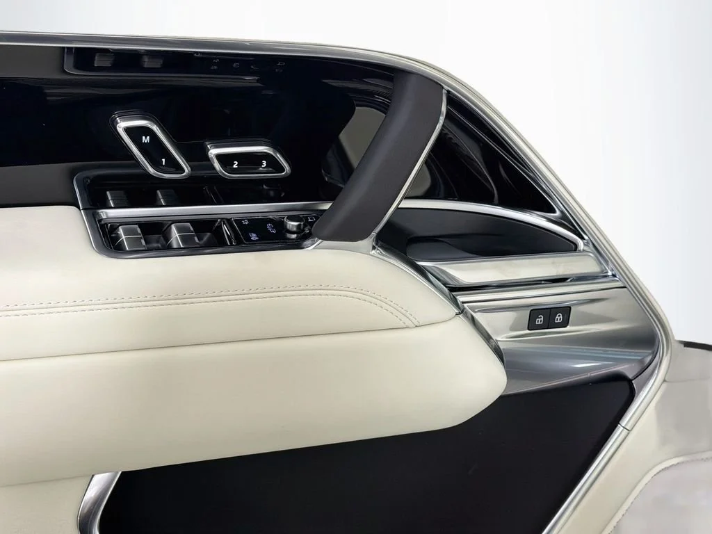 2026 Land Rover Range Rover SE - Photo 18