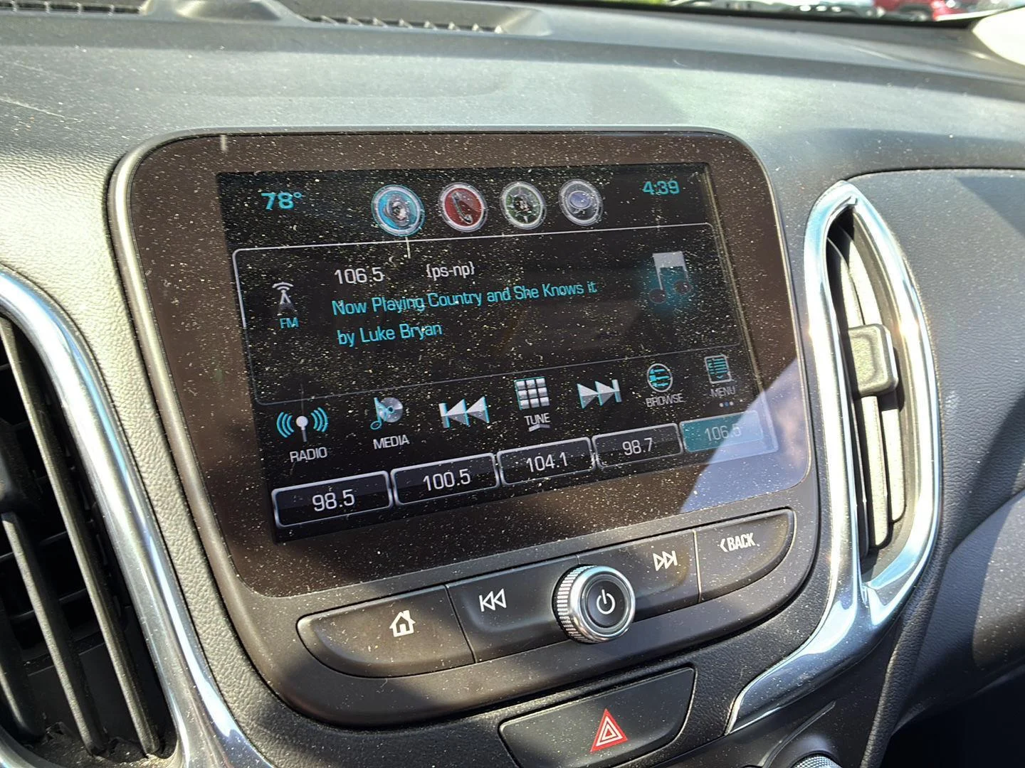 Used 2018  Chevrolet  image 3
