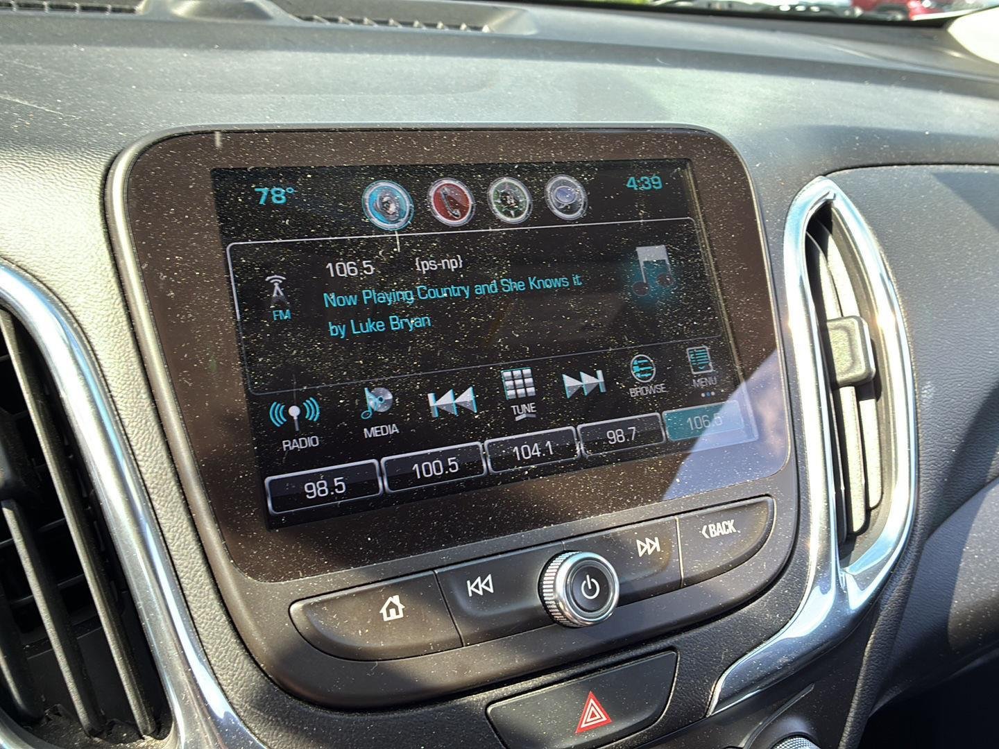 Used 2018  Chevrolet  image 3