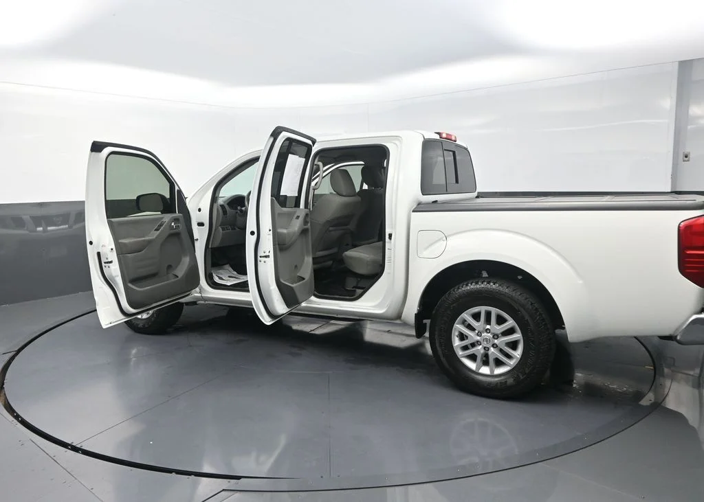 Used 2017 White Nissan SV image 34