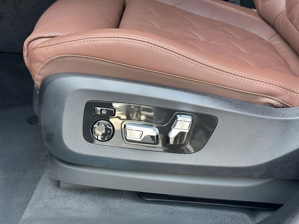 New 2026 Skyscraper Grey Metallic BMW xDrive40i image 11