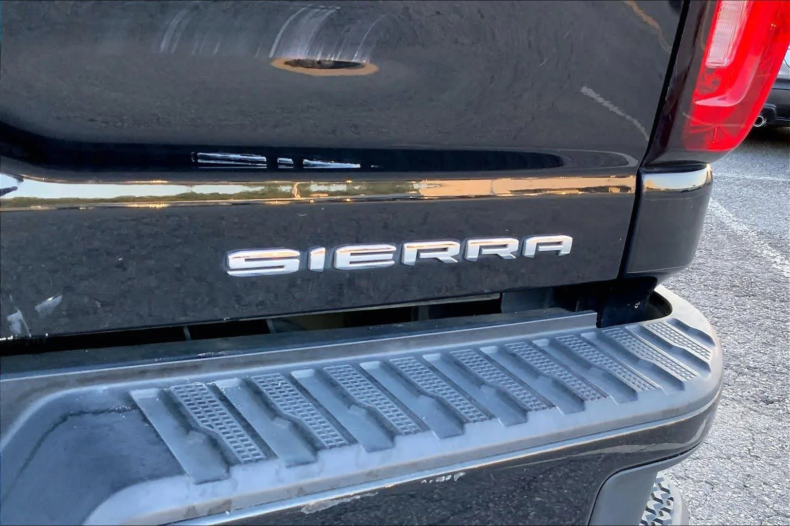 Used 2021 Ebony Twilight Metallic GMC Denali image 9