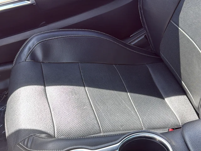 Used 2019 White Ford GT Premium image 24