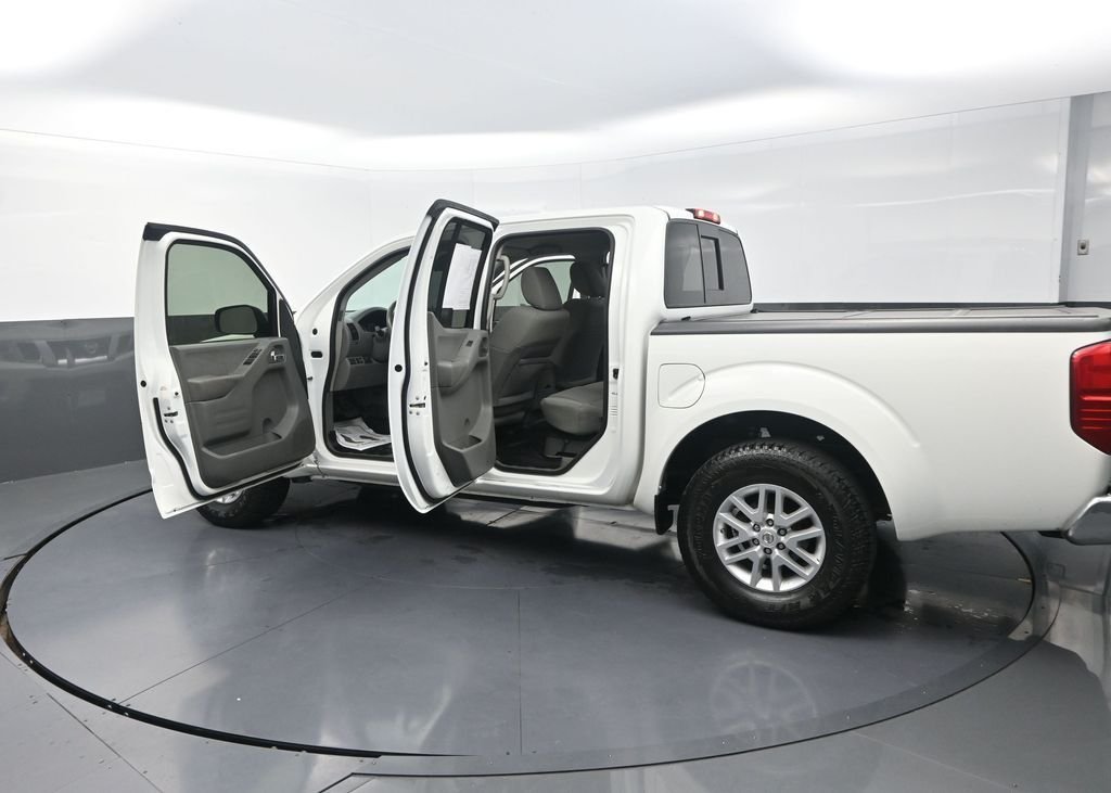 Used 2017 White Nissan SV image 34