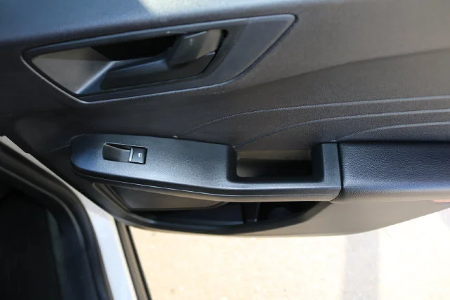 Used 2022 White Metallic Ford SE image 36