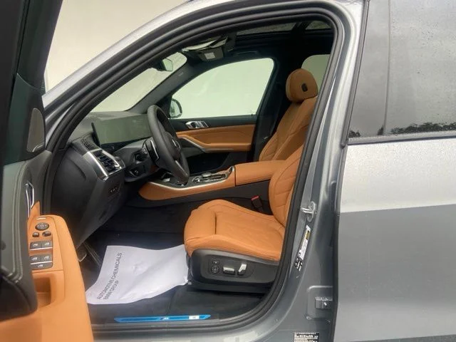 New 2026 Skyscraper Grey Metallic BMW xDrive40i image 10