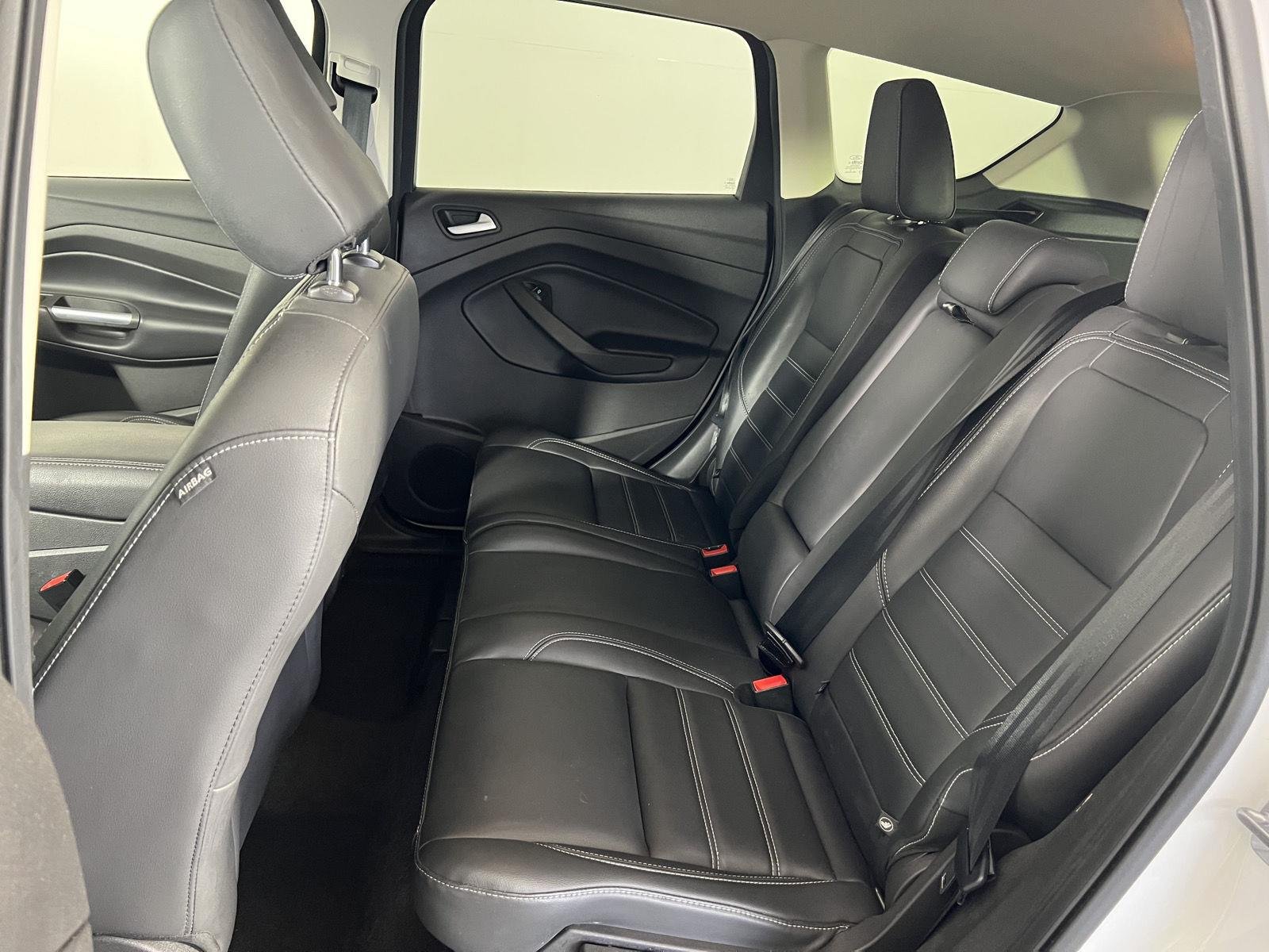 Used 2019 Oxford White Ford SEL image 19