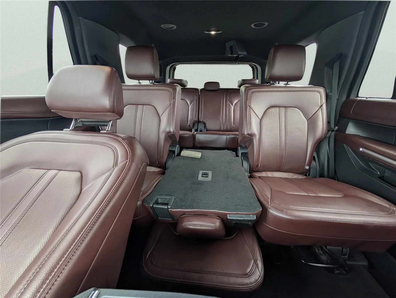 Used 2024 Oxford White Ford Limited image 12